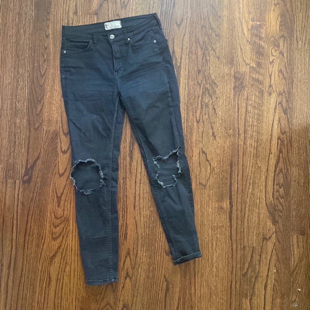 Free People, shark bite, skinny leg jean. Black wash. Like new condition!